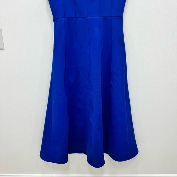 Tuckernuck Azure Jersey Double Knit Julietta Dress Royal Blue
Square neck - Picture 6 of 13
